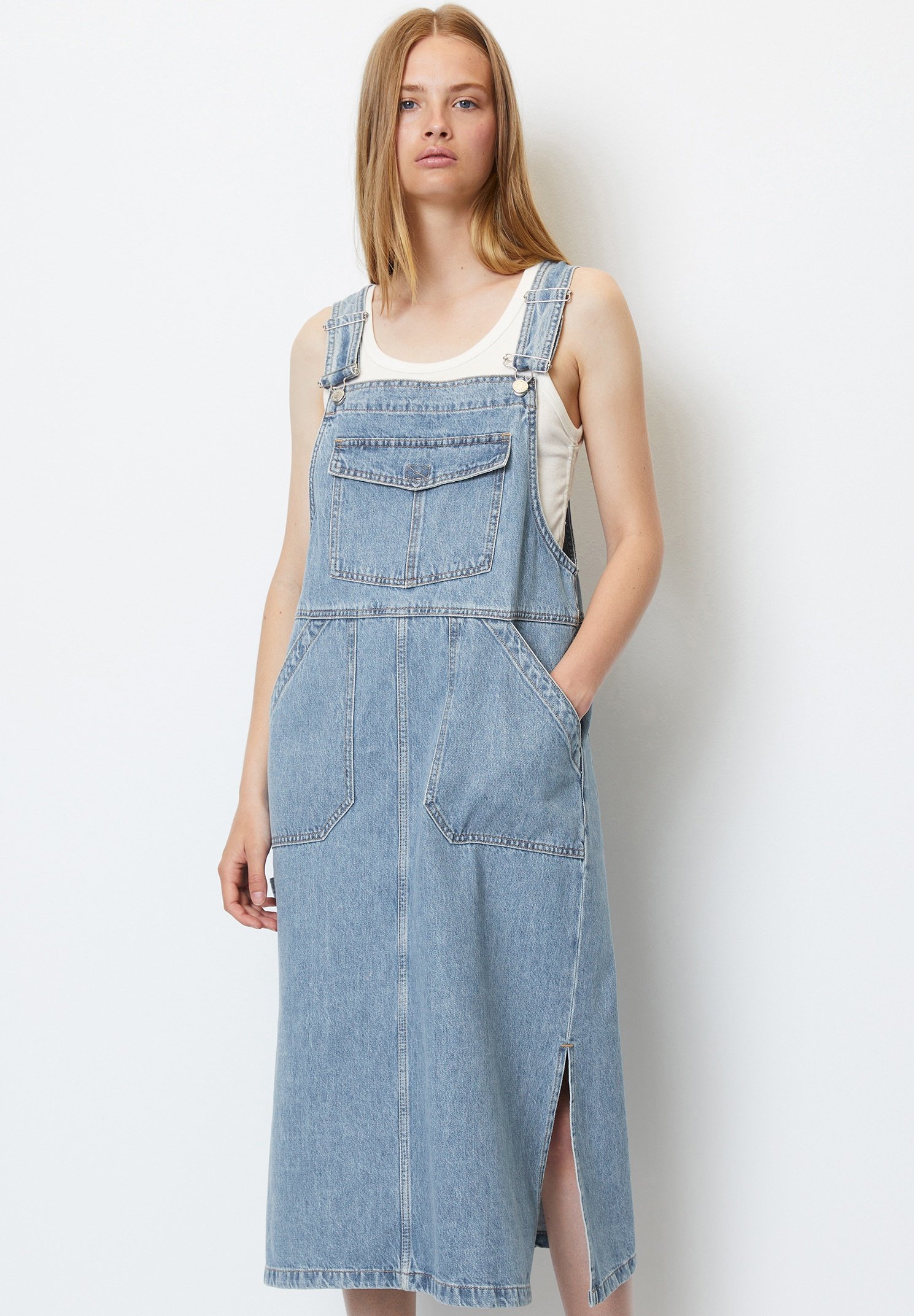 Jeanskleid mit latz Clearance